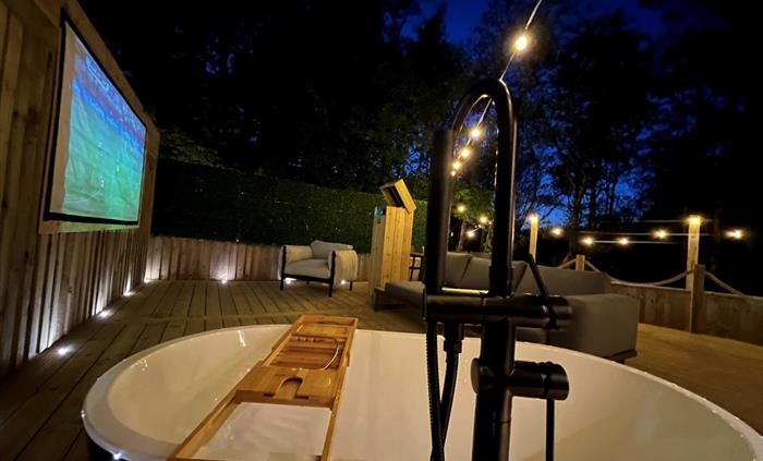 Outdoor bath